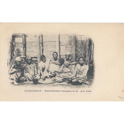 Madagascar - Betsimisaraka mangeant le riz 1900 